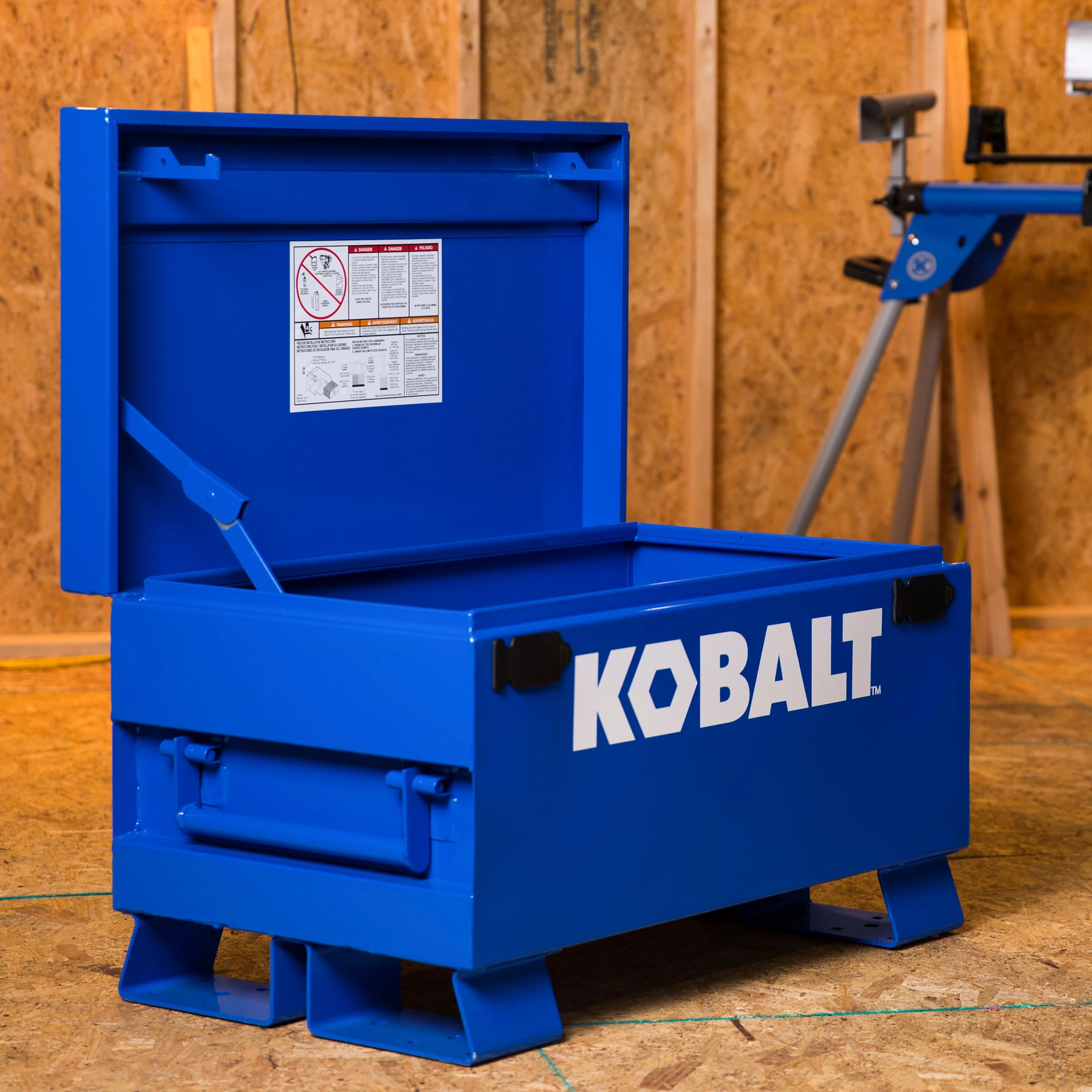 Kobalt Jobsite Boxes 19-in W x 32-in L x 18-in Steel Jobsite Box 2 Kobalt Jobsite Boxes 19-in W x 32-in L x 18-in Steel Jobsite Box - Image 2