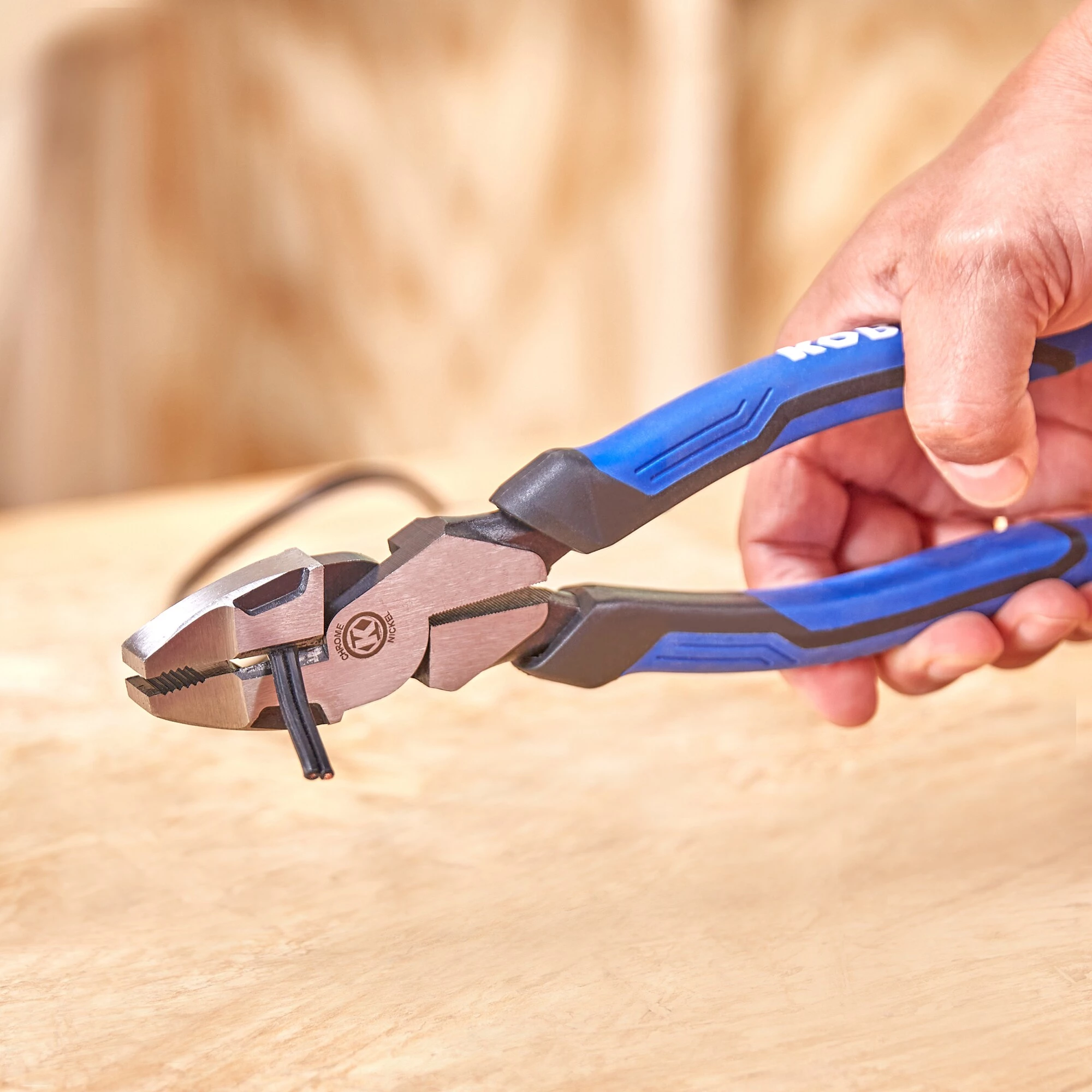 Kobalt 9-in Linesman Pliers with Wire Cutter 4 Kobalt 9-in Linesman Pliers with Wire Cutter - Image 4